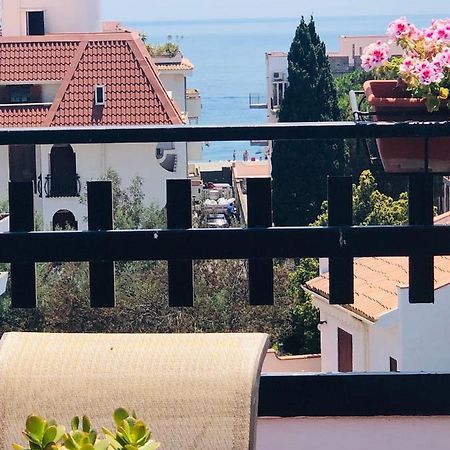 Sea View 2 Bedroom Vacation Apartment Giardini Naxos Esterno foto
