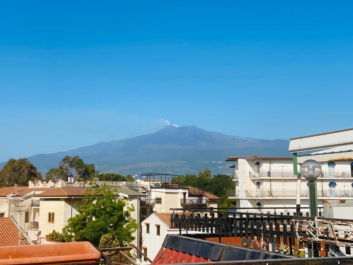 Sea View 2 Bedroom Vacation Apartment Giardini Naxos Esterno foto