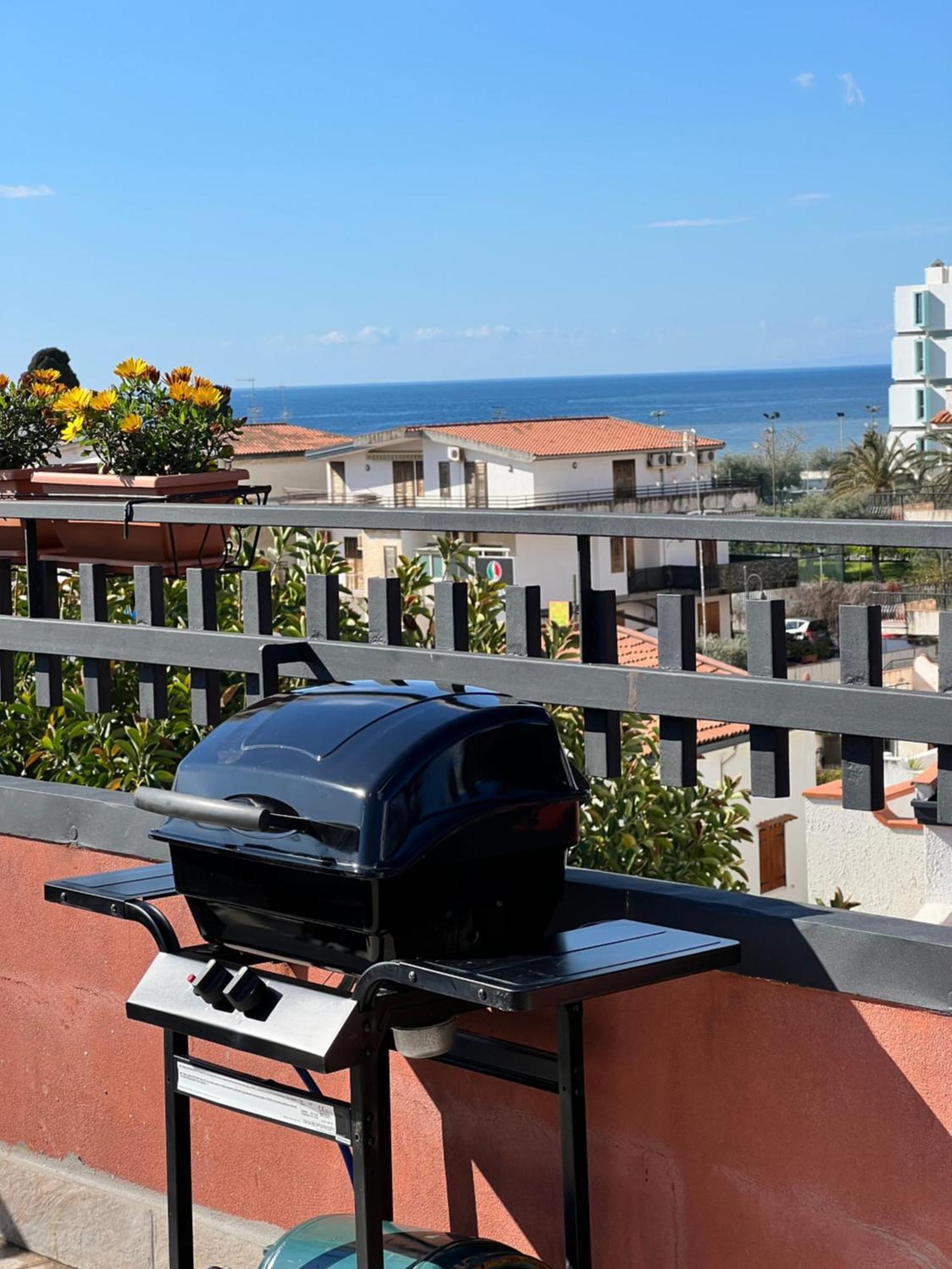 Sea View 2 Bedroom Vacation Apartment Giardini Naxos Esterno foto